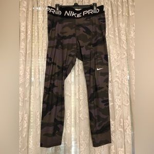 Nike Pro camo leggings
